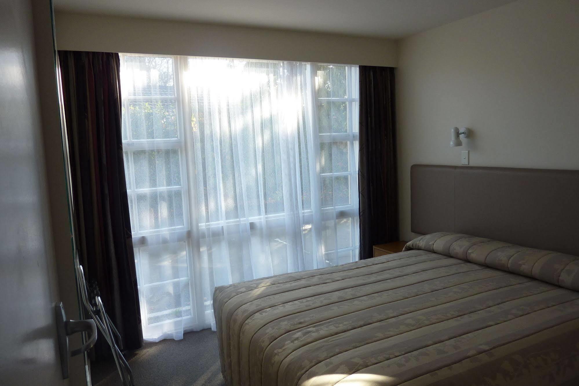 כרייסטצ'רץ' Colonial Inn Motel מראה חיצוני תמונה
