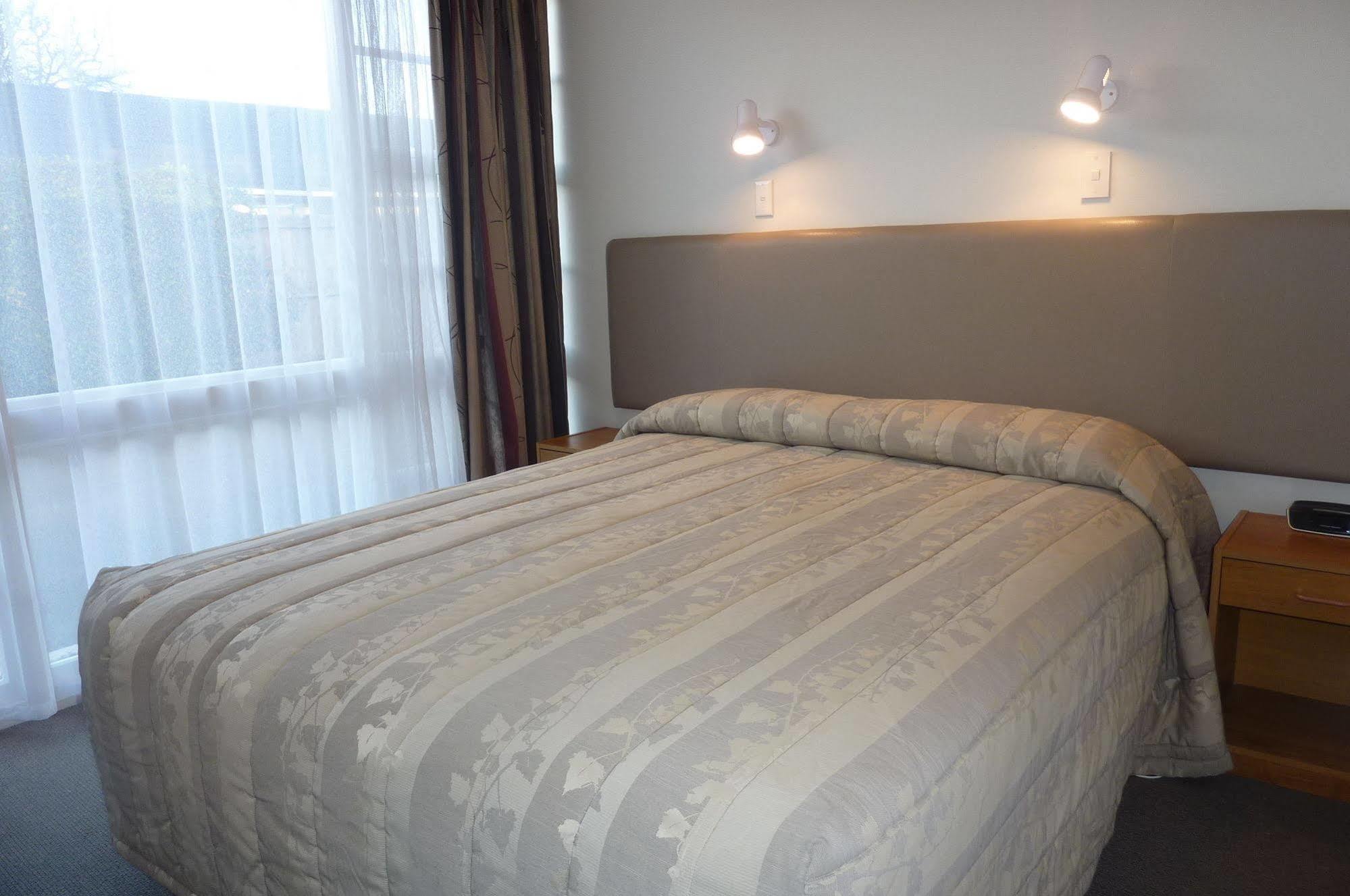כרייסטצ'רץ' Colonial Inn Motel מראה חיצוני תמונה