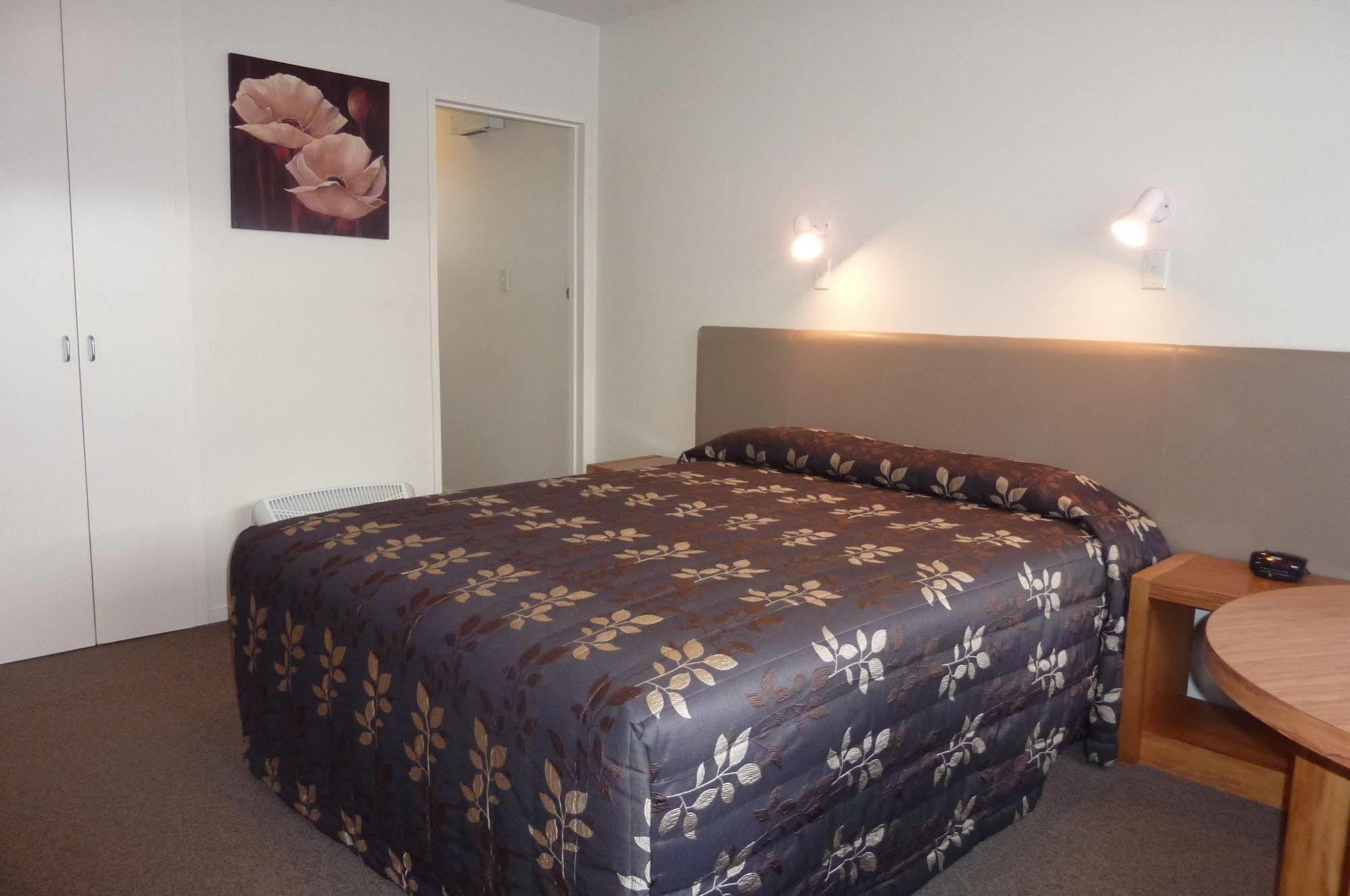 כרייסטצ'רץ' Colonial Inn Motel מראה חיצוני תמונה